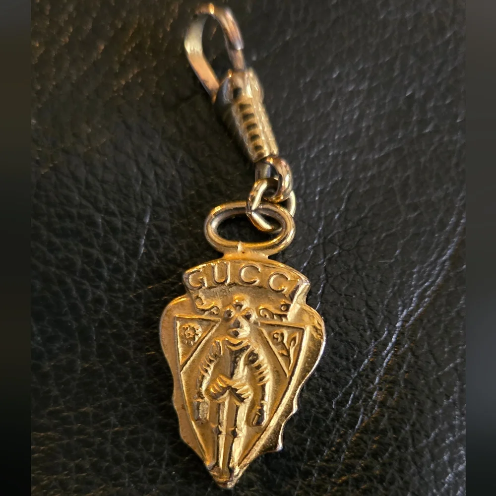Gucci VINTAGE RARE Gold clip zipper pull charm 2" - Picture 2 of 7